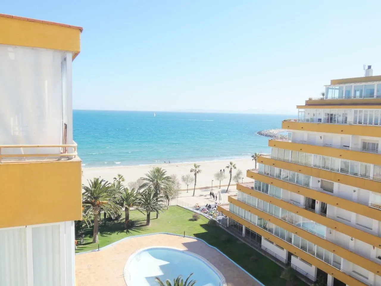 Apartment Holiday Center Roses Spain